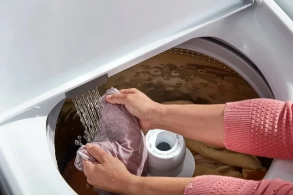 Whirlpool – 4.5 Cu. Ft. Top Load Washer with Built-In Water Faucet – White - Image 3